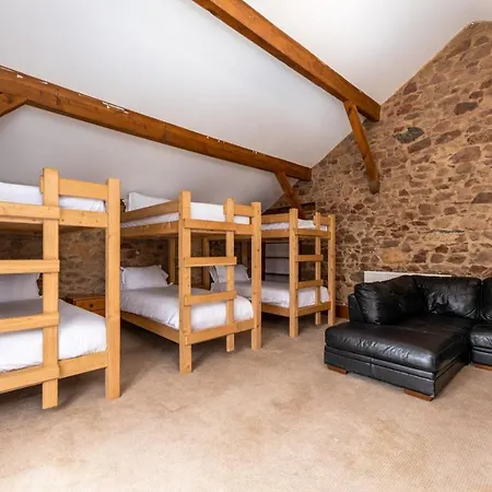 Muncaster Castle Coachman's Quarters 4*