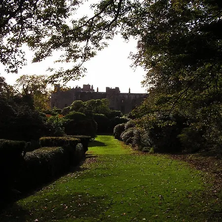 Muncaster Castle's Coachman's Quarters 4* رافنغلاس
