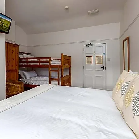 Muncaster Castle Coachman's Quarters Pensjonat 4*