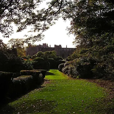 Muncaster Castle Coachman's Quarters 4*