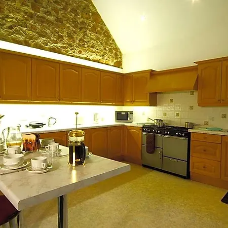 Muncaster Castle Coachman's Quarters Pensjonat 4*