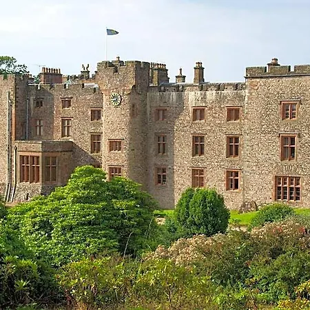 Pensjonat Muncaster Castle Coachman's Quarters