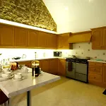 Πανσιόν Muncaster Castle Coachman's Quarters 4*