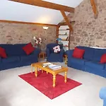 Muncaster Castle Coachman's Quarters Πανσιόν