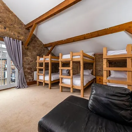 Pensionat Muncaster Castle Coachman's Quarters 4*